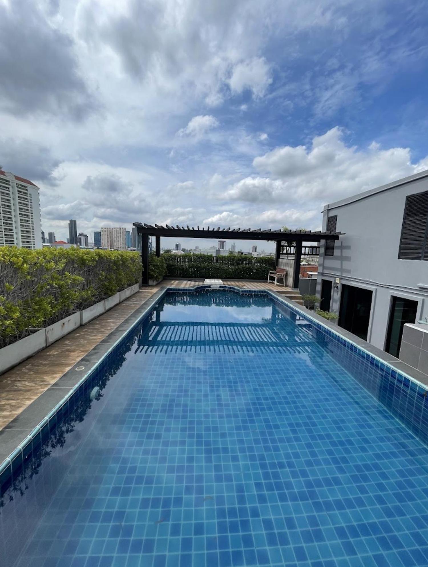 Appartement 1 Big Br Near Bts Ekkamai - Sky Pool & Gym à Bangkok Extérieur photo