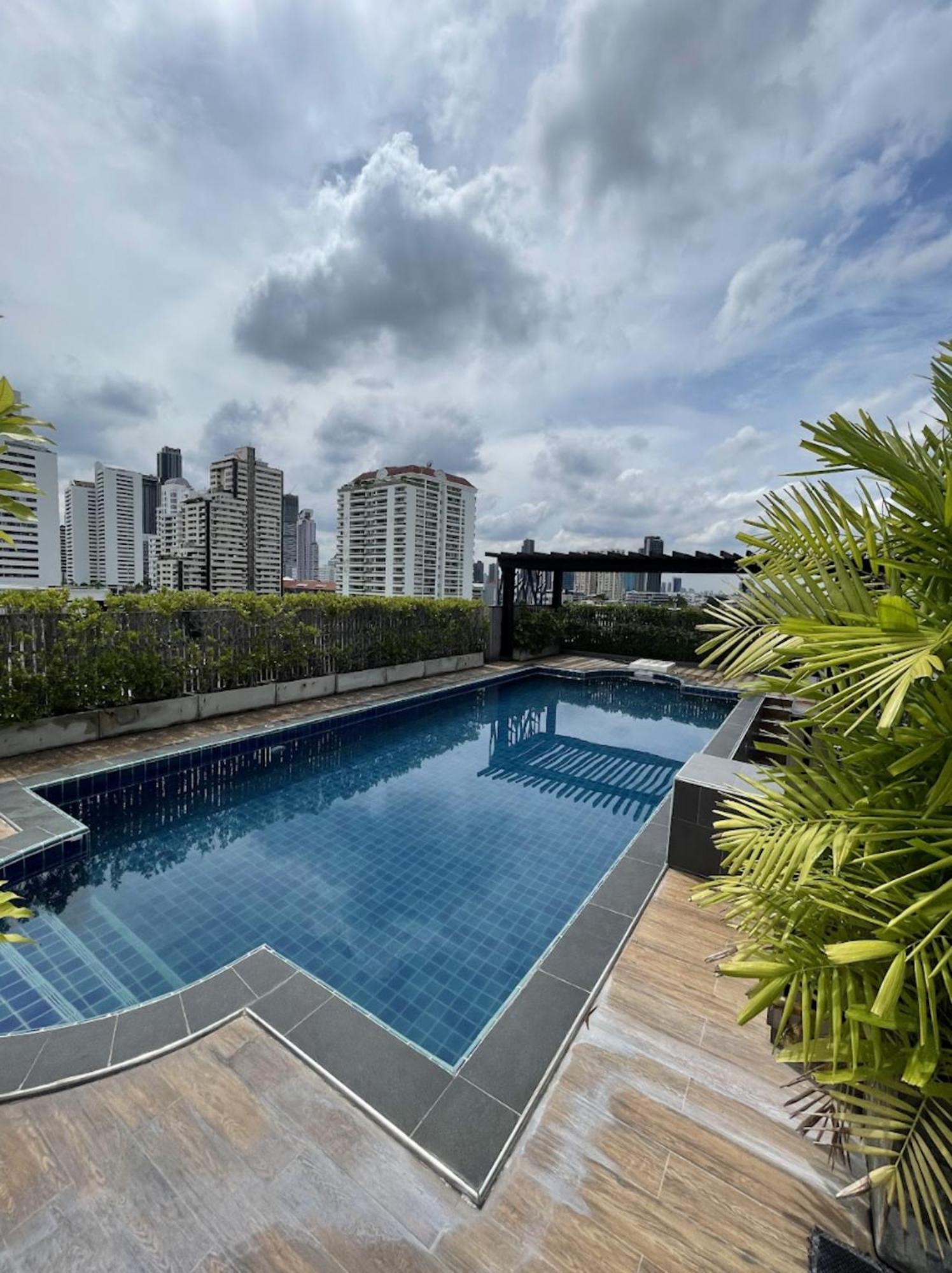 Appartement 1 Big Br Near Bts Ekkamai - Sky Pool & Gym à Bangkok Extérieur photo